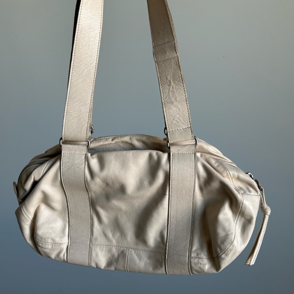 0851 Cream Leather Shoulder Bag - Picture 2 of 4